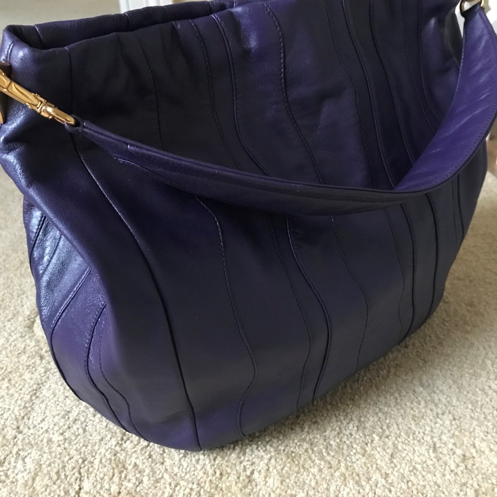 $2K Authentic PRADA Leather Handbag - Picture 4 of 8